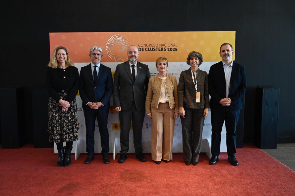 Foto institucional Congreso Clusteres 2025
